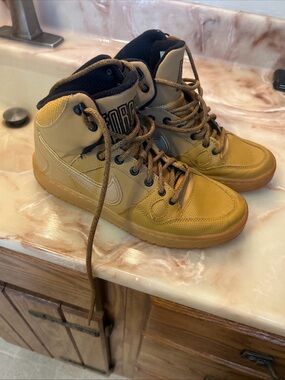 Nike Men’s High-Top Sneakers in Tan and Black